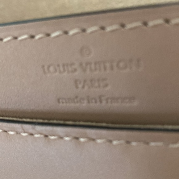 LOUIS VUITTON Louise Clutch - Picture 4 of 12